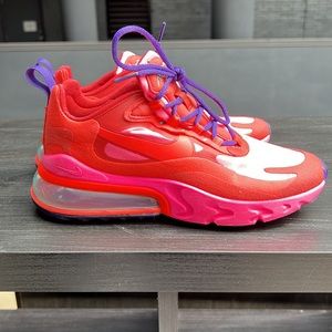 Selling size 6.5 Nike air max womens running shoes. Pink and red. 270 reacts